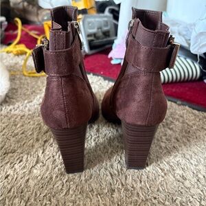 Liz Claiborne Rich Brown Ankle Booties